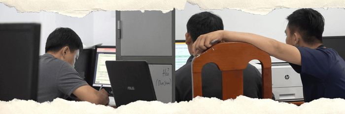 Các trinh sát rà soát các chi tiết thu thập được