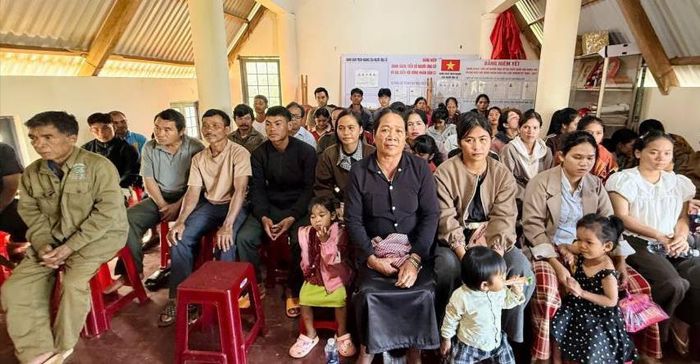 Đông đảo Nhân dân bon BuNung tham dự buổi tuyên truyền