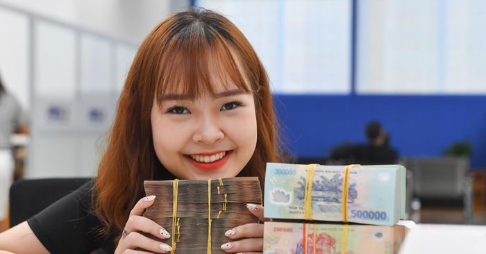 Nhiều ngân hàng thương mại bắt đầu điều chỉnh tăng lãi suất huy động để thu hút tiền gửi.