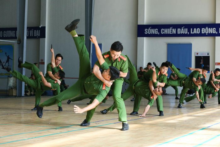 Hội thao là dịp để cán bộ, chiến sĩ trong lực lượng công an giao lưu, nâng cao trình độ võ thuật, phục vụ công tác