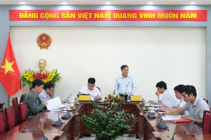 Quang cảnh buổi làm việc