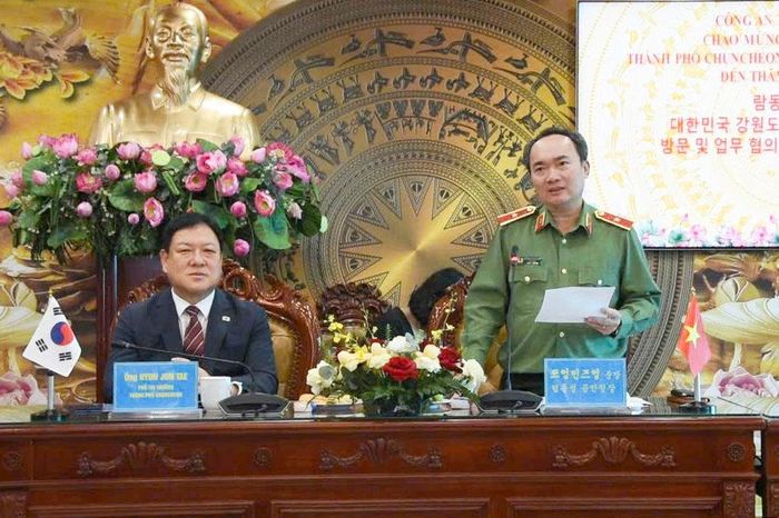 Thiếu tướng Trương Minh Đương, Giám đốc Công an tỉnh chủ trì buổi làm việc
