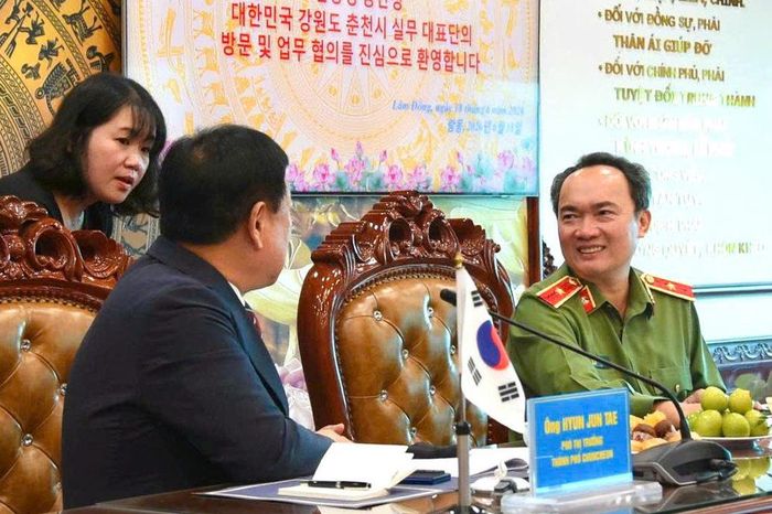 Buổi làm việc được diễn ra trong không khí thân tình, cởi mở