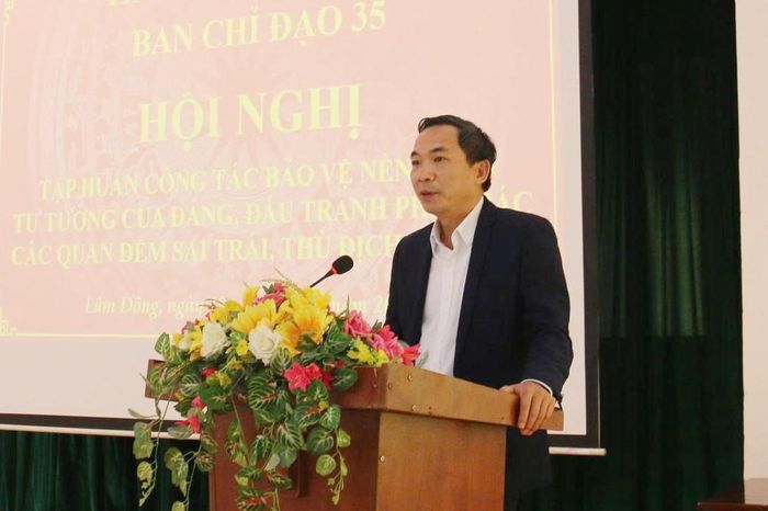 Phó Trưởng Ban Tuyên giáo và Dân vận Tỉnh ủy Hoàng Mạnh Thắng phát biểu khai mạc hội nghị