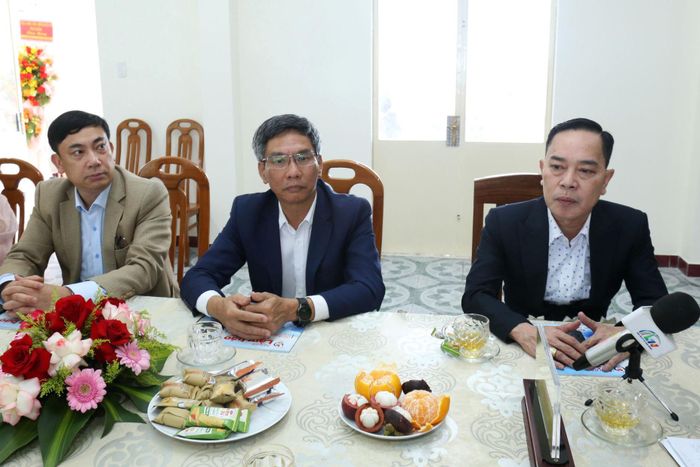 Các đồng chí lãnh đạo Hội Nhà báo tỉnh Lâm Đồng tham dự buổi thăm, gặp mặt