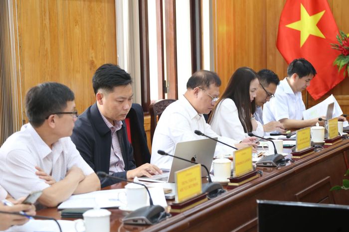 Các đại biểu tham dự cuộc họp