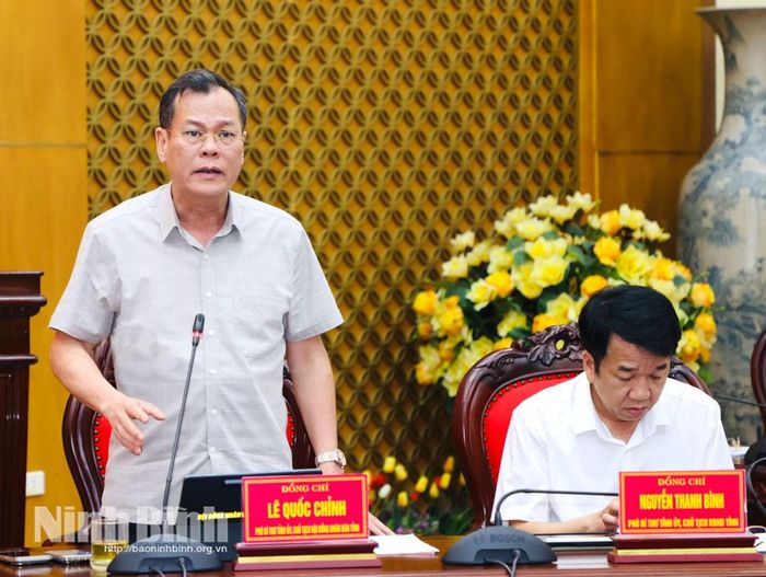 Đồng chí Lê Quốc Chỉnh, Phó Bí thư Tỉnh ủy, Chủ tịch HĐND tỉnh phát biểu tại hội nghị.