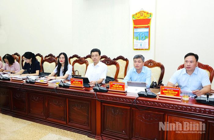 Các đại biểu dự hội nghị.