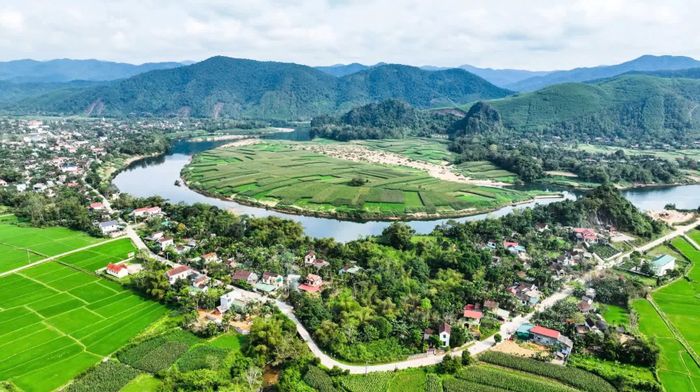 Tại xã Tuyên Phú, việc tổ chức lại các thôn là yêu cầu khách quan nhằm bảo đảm phù hợp với thực tiễn dân cư và yêu cầu quản lý trong tình hình mới.