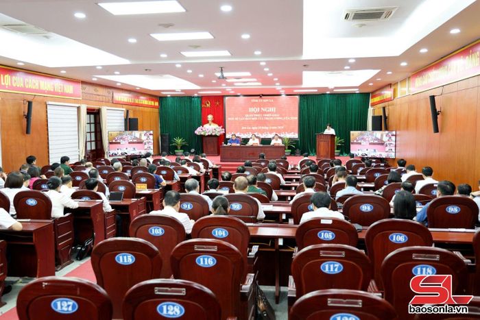 Hội nghị quán triệt, triển khai một số văn bản mới của Trung ương, của tỉnh.