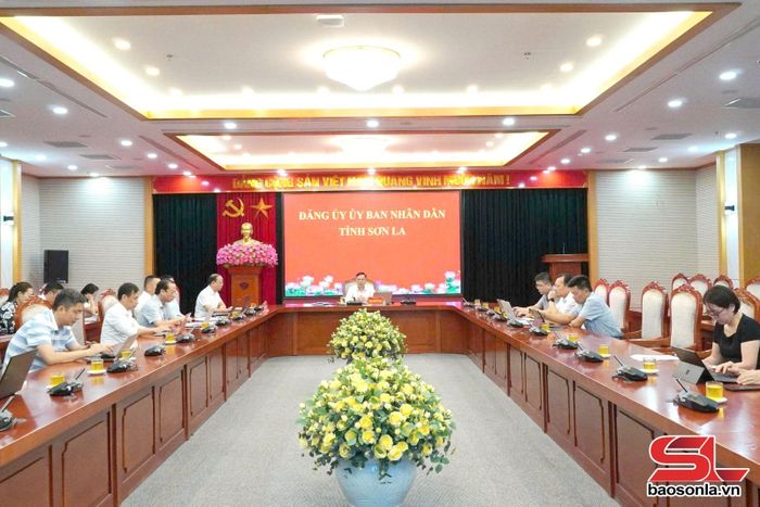 Các đại biểu dự hội nghị tại điểm cầu Đảng ủy UBND tỉnh.