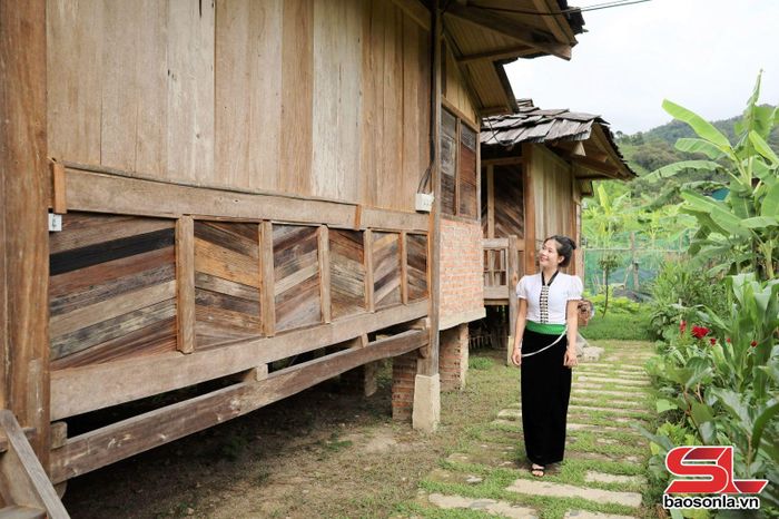 Các homestay mang kiến trúc nhà sàn truyền thống tạo điểm nhấn cho du lịch cộng đồng xã Ngọc Chiến.