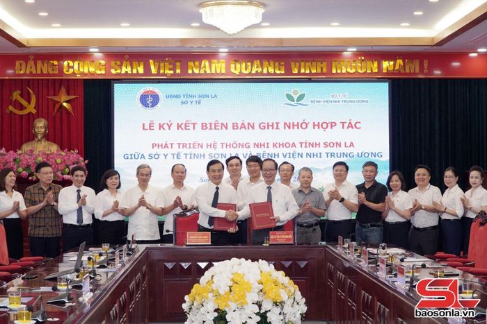 Lễ ký kết Thỏa thuận phát triển hệ thống Nhi khoa giai đoạn 2026-2031 giữa Sở Y tế tỉnh Sơn La và Bệnh viện Nhi Trung ương.