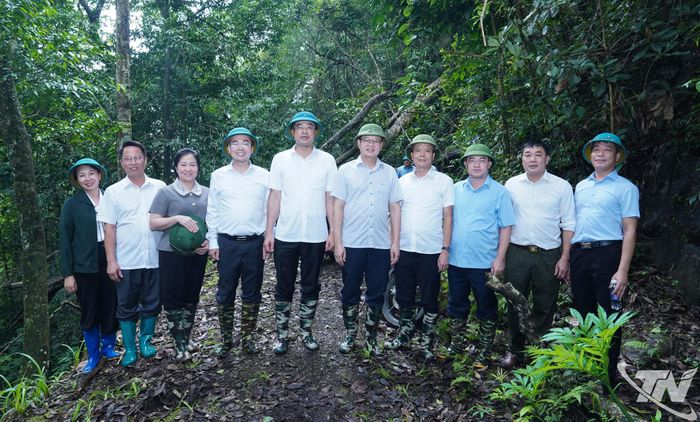 Đoàn công tác tại Khu bảo tồn loài - sinh cảnh Nam Xuân Lạc.