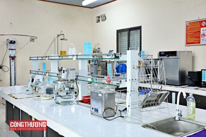Từ năm 2019 PVOIL đã đầu tư hệ thống phòng thí nghiệm đạt chuẩn Vilas ISO IEC 17025, có đầy đủ chức năng để thực hiện thử nghiệm các chỉ tiêu chất lượng của xăng, xăng sinh học và dầu DO