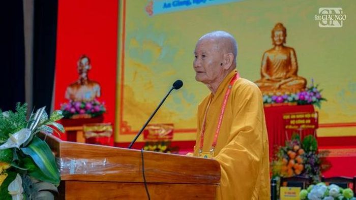 Trưởng lão Hòa thượng Thích Huệ Tài, Ủy viên Thường trực Hội đồng Chứng minh, Chứng minh Ban Trị sự GHPGVN tỉnh An Giang ôn lại quá trình từ những ngày đầu gắn bó khi GHPGVN mới thành lập 