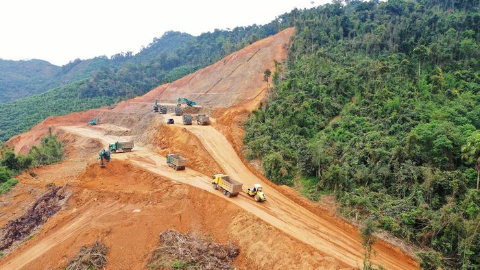 Thi công cao tốc Chợ Mới - Bắc Kạn.