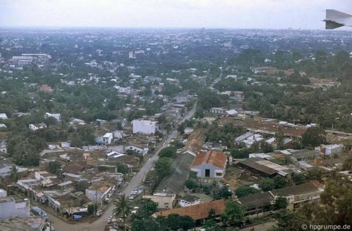Hạ tầng giao thông TP.HCM những năm 1990. Ảnh: Hans-Peter Grumpe.