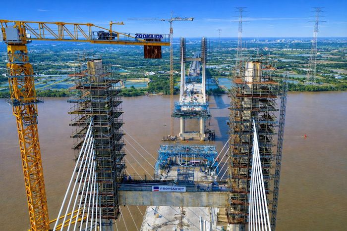 Cầu Phước Khánh đang được tăng tốc thi công để hoàn thiện kết nối cao tốc Bến Lức - Long Thành.