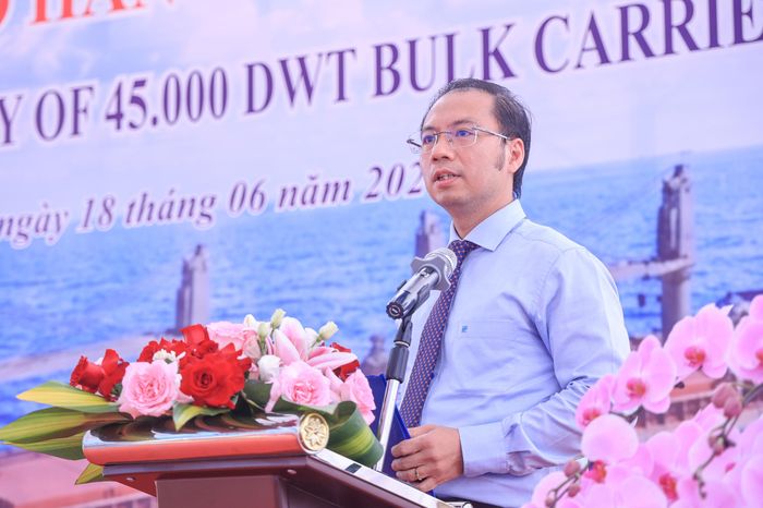 Tổng giám đốc Tổng công ty Công nghiệp tàu thủy Trần Mạnh Hà giao nhiệm vụ Đóng tàu Hạ Long hoàn thiện sớm con tàu, bàn giao đúng tiến độ, chất lượng.