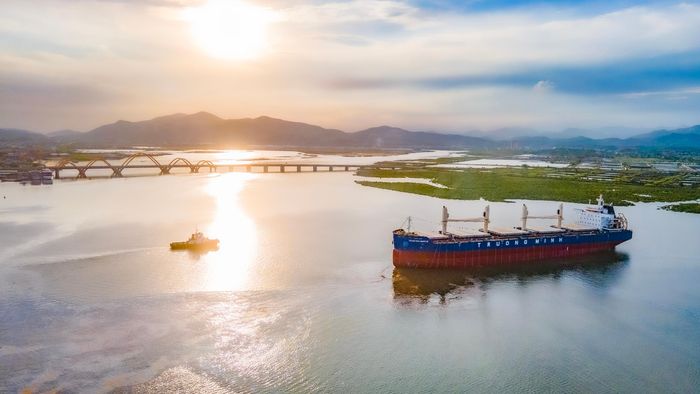 Sau lễ hạ thủy, Đóng tàu Hạ Long sẽ tiếp tục hoàn thiện, để bàn giao cho chủ tàu, sẵn sàng vươn khơi.