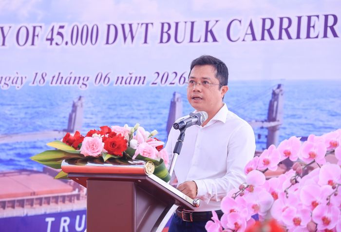 Ông Nguyễn Văn Mạnh - Tổng giám đốc Công ty Đóng tàu Hạ Long cho biết, tàu hàng rời 45.000 tấn được đóng mới hoàn toàn theo các tiêu chuẩn kỹ thuật nghiêm ngặt cập nhật mới nhất.
