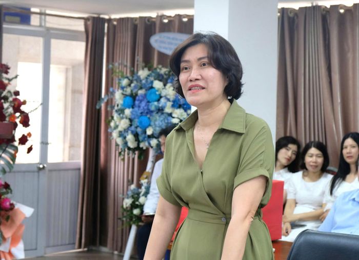 Tổng biên tập Báo Xây dựng Nguyễn Thị Hồng Nga chia sẻ những kết quả Báo đạt được sau hơn một năm hợp nhất - Ảnh: Thanh Tùng.