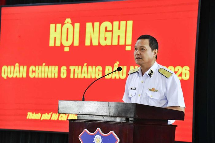 Chuẩn Đô Đốc Nguyễn Văn Quán, Tư lệnh Vùng2 Hải quânphát biểu chỉ đạotại hội nghị.