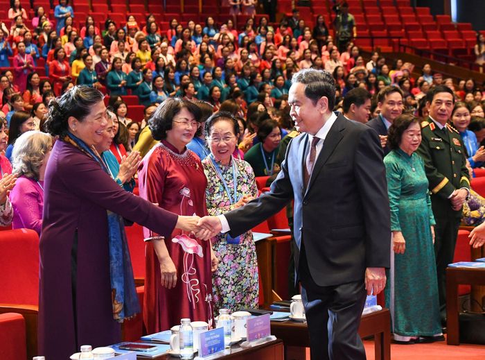 Chủ tịch Quốc hội Trần Thanh Mẫn với các đại biểu dự Đại hội