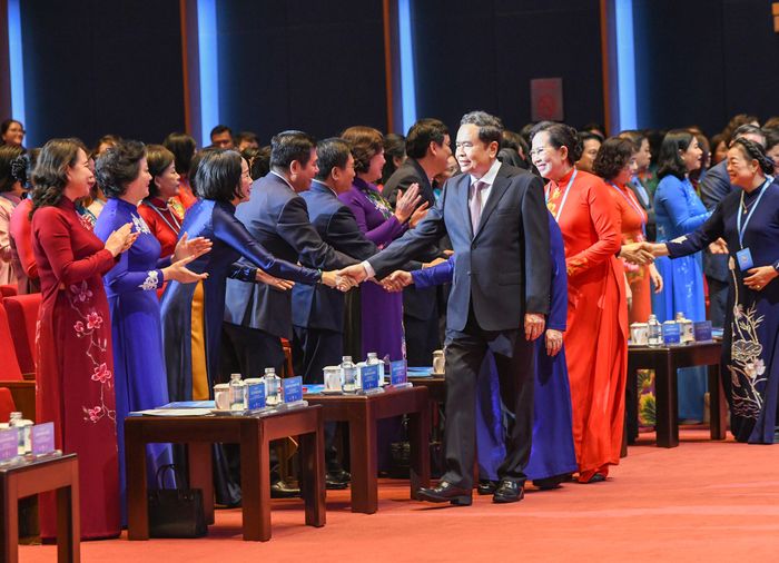 Chủ tịch Quốc hội Trần Thanh Mẫn với các đại biểu dự Đại hội
