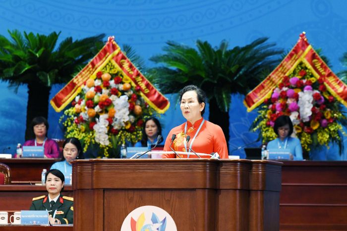 Chủ tịch Hội Liên hiệp Phụ nữ Việt Nam Lê Thị Thủy phát biểu khai mạc Đại hội