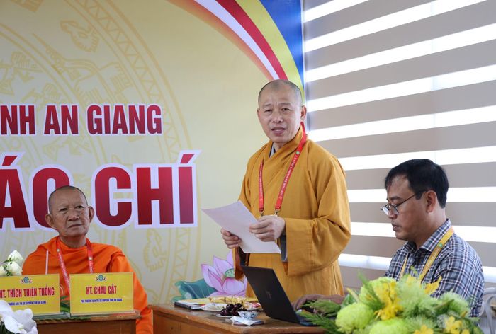 Thượng tọa Thích Minh Nhẫn - Phó Trưởng Ban Thường trực Ban Trị sự Giáo hội Phật giáo Việt Nam tỉnh An Giang