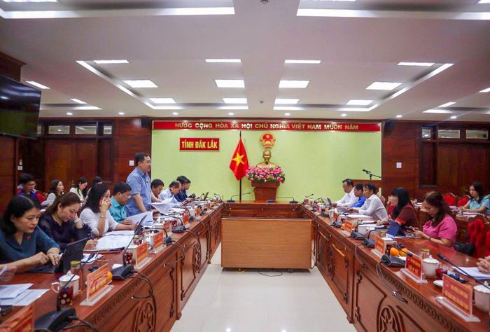 Phó Chủ nhiệm Ủy ban Đặng Xuân Phương phát biểu tại cuộc làm việc
