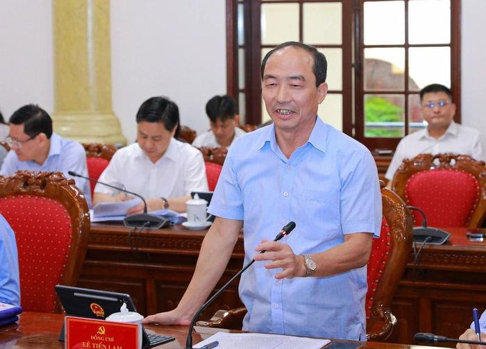 Phó Chủ tịch Thường trực HĐND tỉnh Lê Tiến Lam phát biểu tại hội nghị. Ảnh: Minh Hiếu