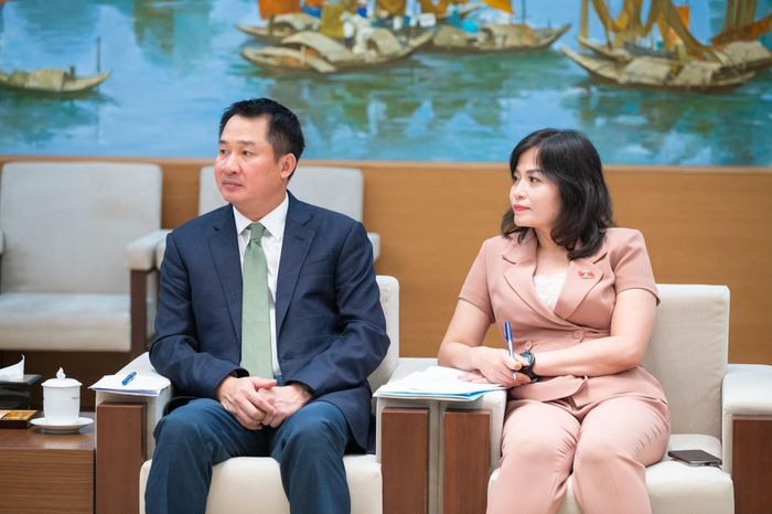 Các đại biểu tham dự cuộc tiếp