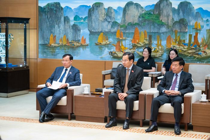 Các đại biểu tham dự cuộc tiếp
