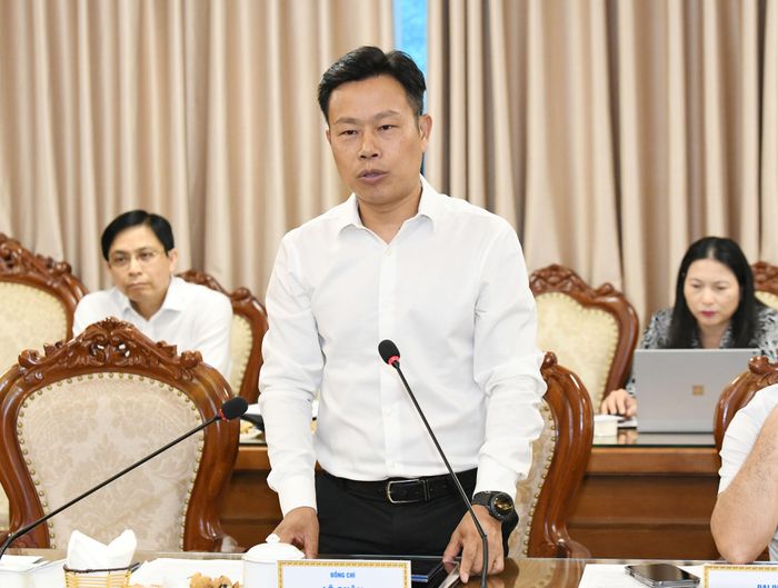 Thứ trưởng Bộ Giáo dục và Đào tạo Lê Quân làm rõ một số vấn đề Thường trực Ủy ban Văn hóa và Xã hội quan tâm