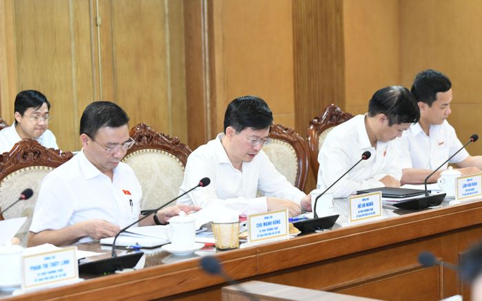 Các đại biểu tham dự cuộc làm việc