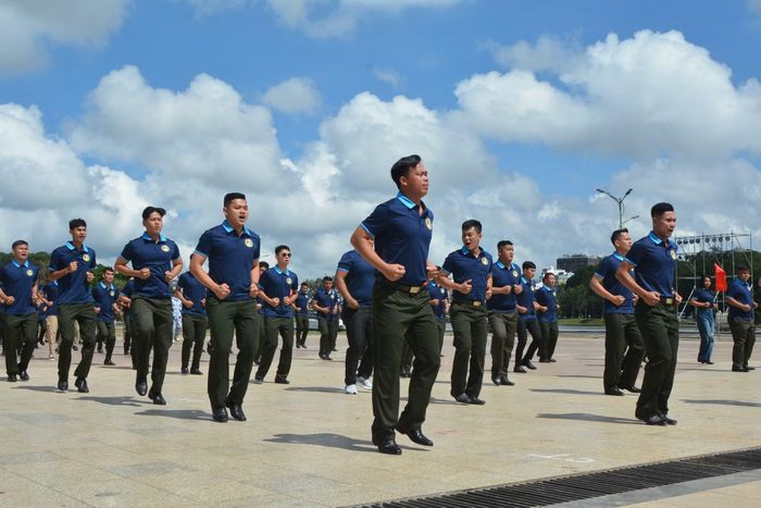 Học viên Học viện An ninh nhân dân luyện tập cho lễ khai mạc.