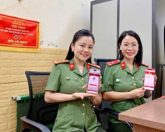 Các hội viên Hội phụ nữ Công an Nghệ An tích cực tham gia cuộc thi.