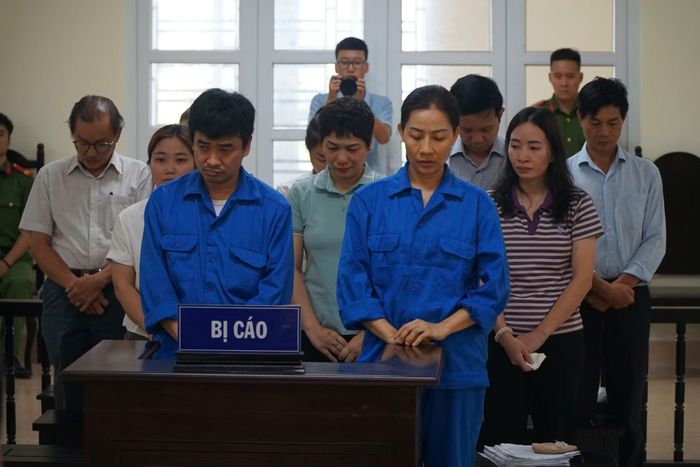 Các bị cáo tại phiên tòa xét xử.