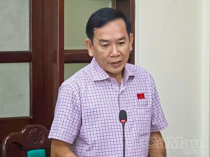  Phó Trưởng ban Pháp chế HĐND tỉnh Trần Văn Hòa đề nghị rà soát, thống kê các vụ việc thi hành án còn khó khăn để báo cáo cấp có thẩm quyền sớm giải quyết.
