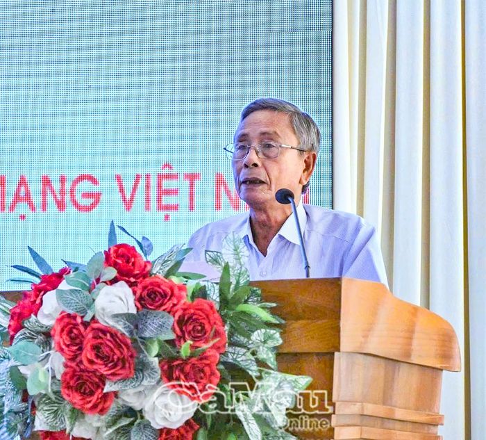  Nhà báo Nguyễn Minh Chánh, nguyên Tổng Biên tập Báo Minh Hải, Báo Bạc Liêu, chia sẻ kinh nghiệm quý báu được tích lũy trong quá trình làm báo qua nhiều giai đoạn. Ông cũng nêu lên những khó khăn, thách thức mà người làm báo đang phải đối mặt trong bối cảnh hiện nay. Tuy nhiên, ông bày tỏ niềm tin báo chí sẽ tiếp tục phát triển theo hướng chuyên nghiệp, hiện đại, đáp ứng ngày càng tốt hơn yêu cầu công tác tuyên truyền trong giai đoạn mới.