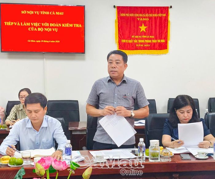 Ông Nguyễn Văn Dũng, Phó Trưởng phòng phụ trách phòng Việc làm, trình bày một số vướng mắc liên quan đến lĩnh vực kiểm tra, xử phạt vi phạm hành chính.