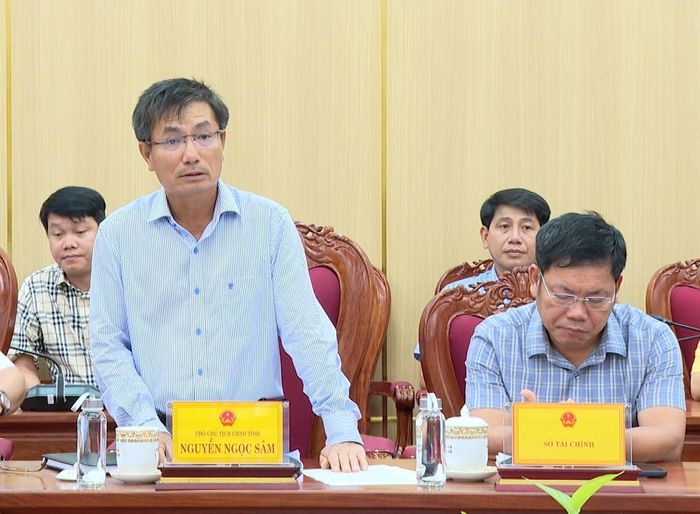 Phó Chủ tịch UBND tỉnh Nguyễn Ngọc Sâm phát biểu tại hội nghị. Ảnh: quangngai.gov.vn
