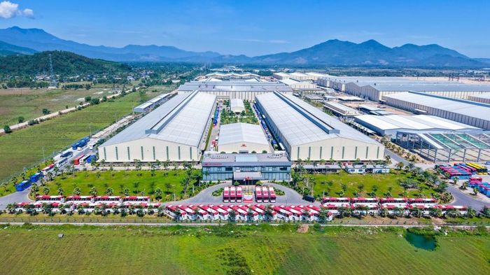 Chủ tịch UBND thành phố Huế yêu cầu đẩy nhanh tiến độ giải ngân vốn đầu tư công, tập trung tháo gỡ dứt điểm các điểm nghẽn về đất đai, giải phóng mặt bằng và các dự án tồn đọng. Ảnh: hue.gov.vn