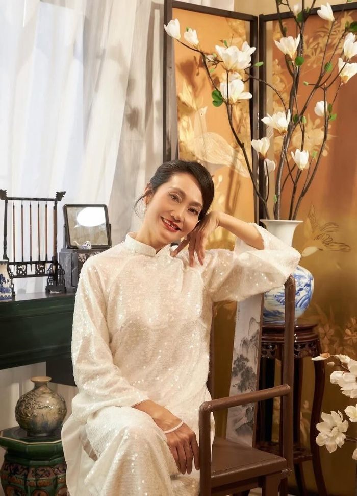 NSUT Hạnh Thúy luôn làm mới bản thân trên hành trình theo đuổi nghệ thuật. (Ảnh: FBNV).