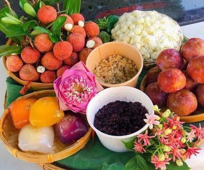 Mận, vải là loại quả đặc trưng của Tết Đoan Ngọ. Ảnh minh họa.