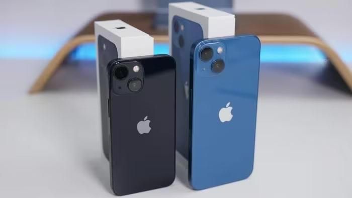 iPhone 13 phiên bản 128GB hiện được chào bán với mức giá khoảng 11,99 triệu đồng.