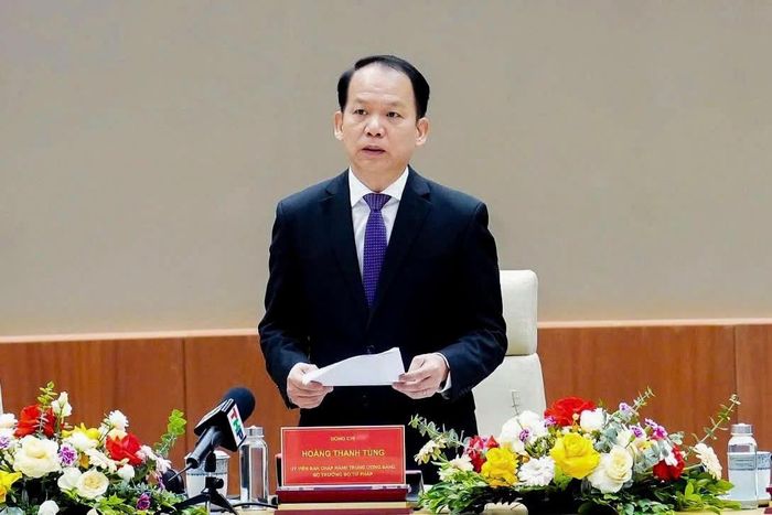 Từ ngày 24-26/6 tới đây, Đoàn công tác liên ngành của Việt Nam do Ủy viên Trung ương Đảng, Bộ trưởng Bộ Tư pháp Hoàng Thanh Tùng dẫn đầu sẽ tham dự Diễn đàn Pháp lý quốc tế Saint Petersburg lần thứ XIV tại Liên bang Nga. 